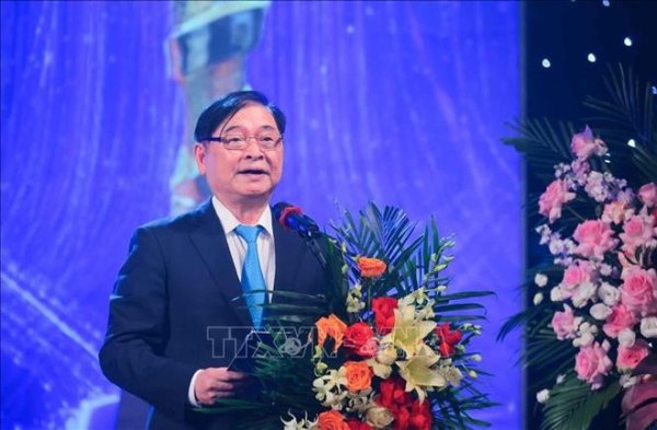 125 doanh nghiệp, cá nhân được